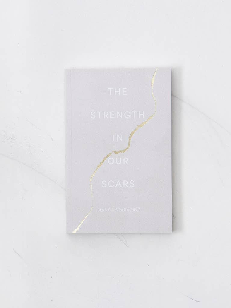 LIVRE - The Strength In Our Scars - Thought Catalog - Boutique Shoosh